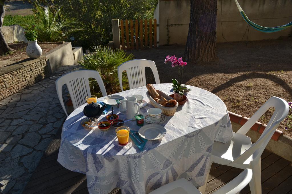 La Perle De Ceylan Hotel Montagnac  Kültér fotó